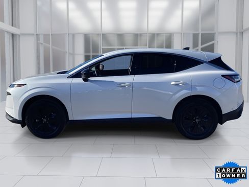Used 2025 Nissan Murano SV image 2