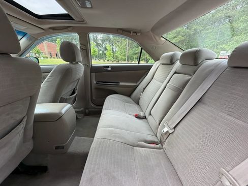 Used 2006 Toyota Camry LE FWD image 17