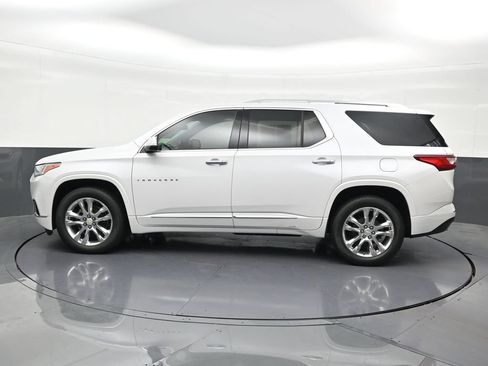 Used 2021 Chevrolet Traverse High Country FWD image 2