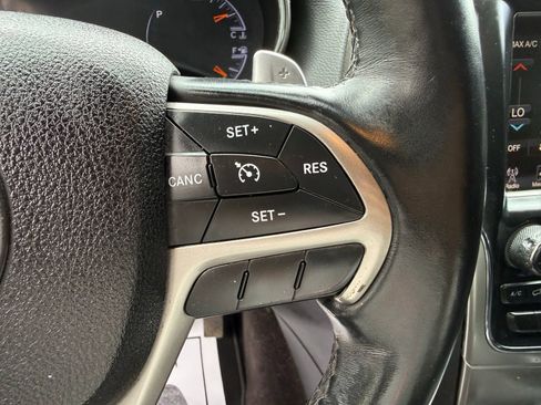 Used 2017 Jeep Grand Cherokee Altitude image 38