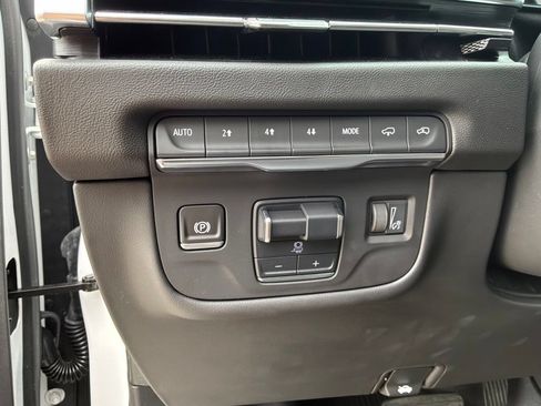 Used 2025 Cadillac Escalade Sport w/ Touring Package AWD/4WD image 23