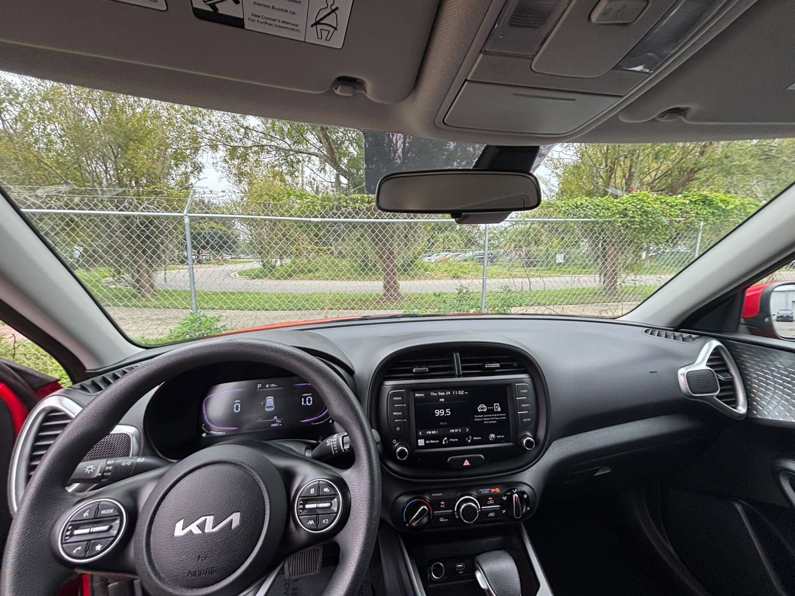 Used 2025 Kia Soul LX w/ LX Technology Package FWD image 30