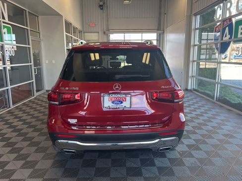 Used 2020 Mercedes-Benz GLB 250 GLB 250 image 5