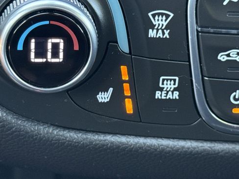 Used 2023 Chevrolet Equinox RS image 17