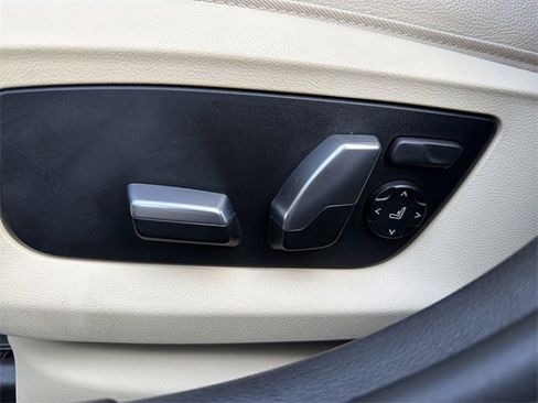 Used 2022 BMW 540i 540i w/ Premium Package image 12