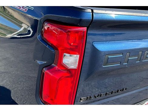 Used 2020 Chevrolet Silverado 1500 LT Trail Boss AWD/4WD image 21