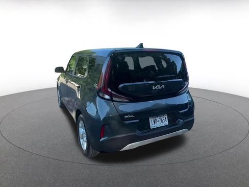 Used 2025 Kia Soul LX w/ LX Technology Package FWD image 11