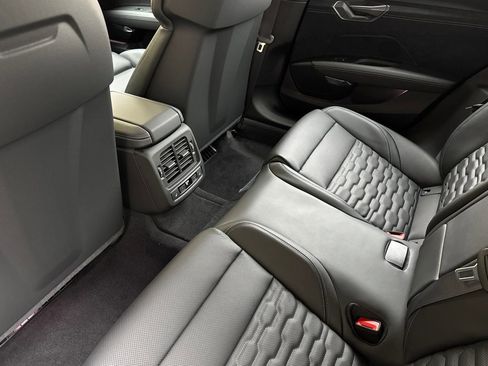 New 2026 Audi RS e-tron GT performance image 9