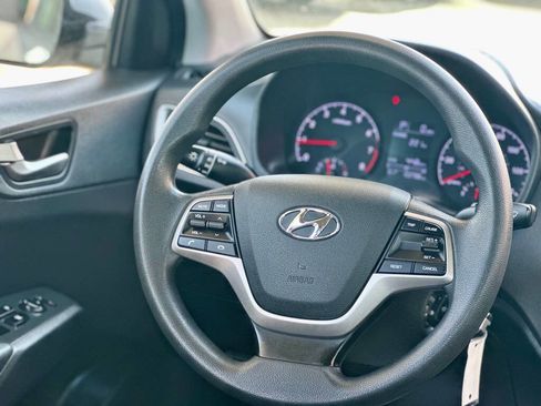 Used 2020 Hyundai Accent SE FWD image 13