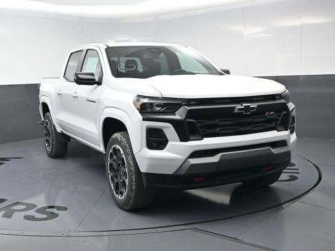 New 2026 Chevrolet Colorado Z71 w/ Technology Package AWD/4WD image 3