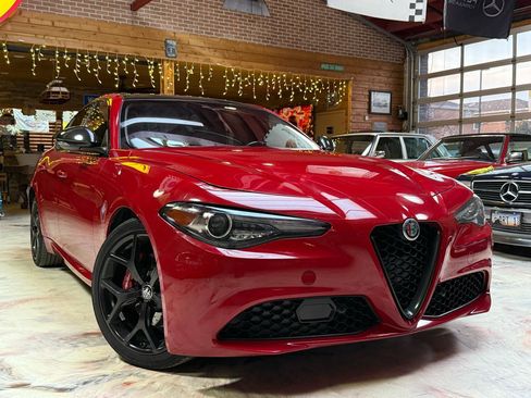 Used 2020 Alfa Romeo Giulia Ti AWD/4WD image 3