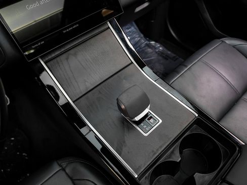 Used 2024 Land Rover Range Rover Velar Dynamic SE image 28