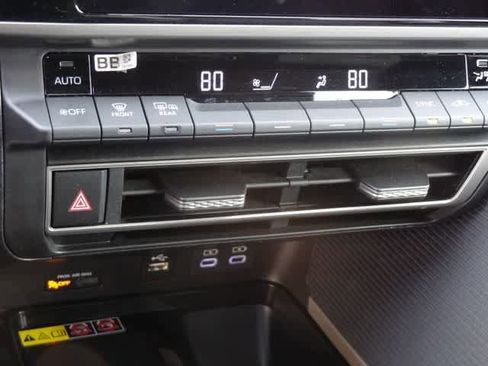 Used 2025 Toyota Camry SE FWD image 26