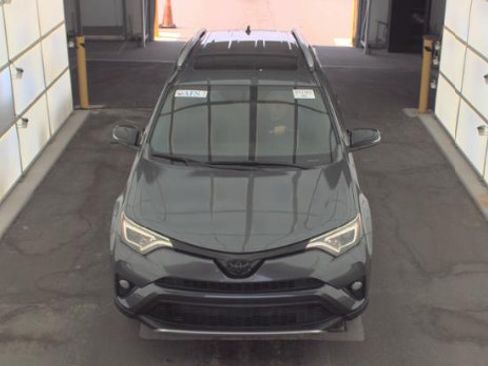 Used 2016 Toyota RAV4 SE FWD image 2