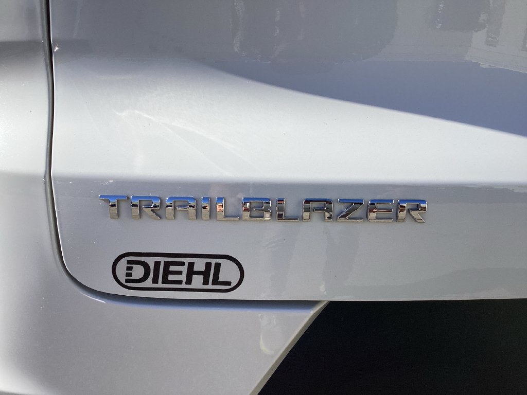 Used 2025 Chevrolet TrailBlazer LS w/ LS Convenience Package FWD image 24