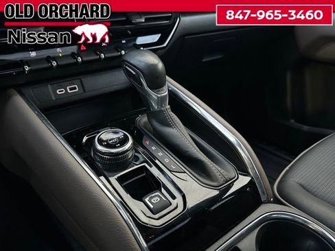 Used 2024 GMC Canyon Denali image 15