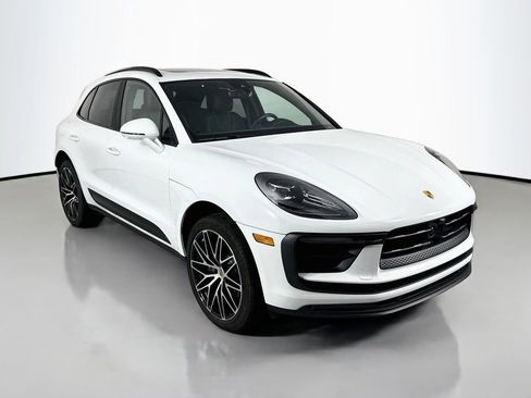 Certified 2026 Porsche Macan AWD/4WD image 7