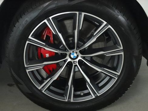 Used 2024 BMW X5 xDrive40i w/ M Sport Package AWD/4WD image 11
