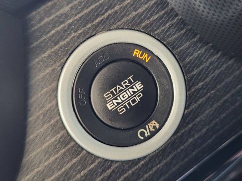 Used 2022 RAM 1500 Limited w/ Body-Colour Bumper Group AWD/4WD image 22