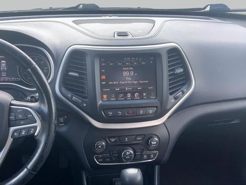 Used 2016 Jeep Cherokee Limited w/ Technology Group AWD/4WD image 7
