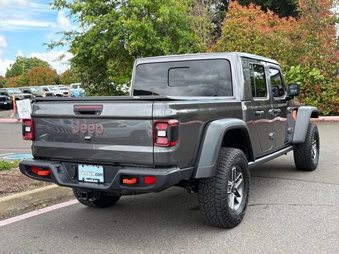 Used 2025 Jeep Gladiator Mojave w/ Convenience Group AWD/4WD image 7