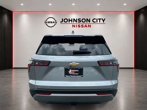 Used 2025 Chevrolet Equinox LT FWD image 6