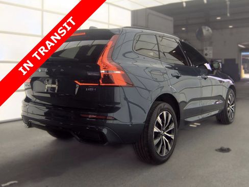 Used 2024 Volvo XC60 B5 Plus AWD/4WD image 4