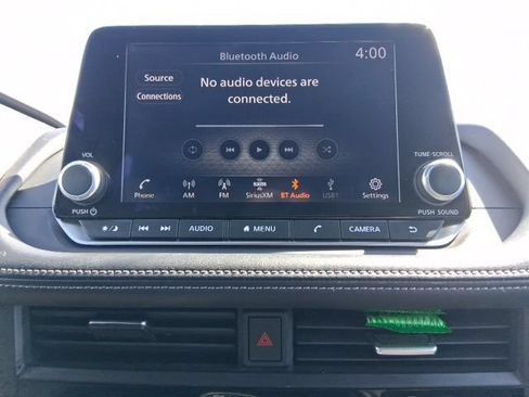Used 2025 Nissan Rogue SV FWD image 28