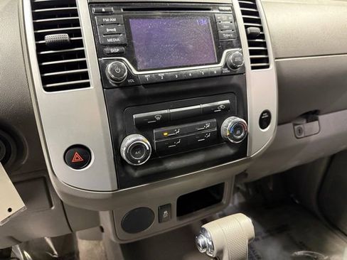 Used 2015 Nissan Frontier Desert Runner image 16