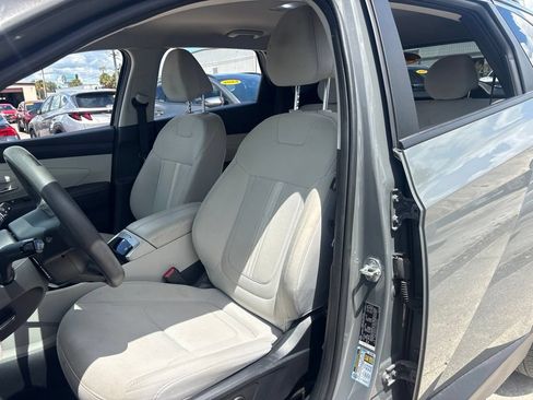 Used 2025 Hyundai Tucson SEL FWD image 9
