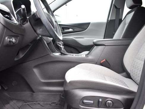 Used 2024 Chevrolet Equinox LT FWD image 4