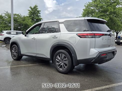 Used 2024 Nissan Pathfinder S AWD/4WD image 3