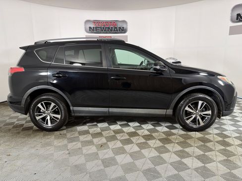 Used 2017 Toyota RAV4 XLE FWD image 4