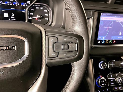 Used 2021 GMC Yukon XL Denali w/ LPO, Illumination Package image 25