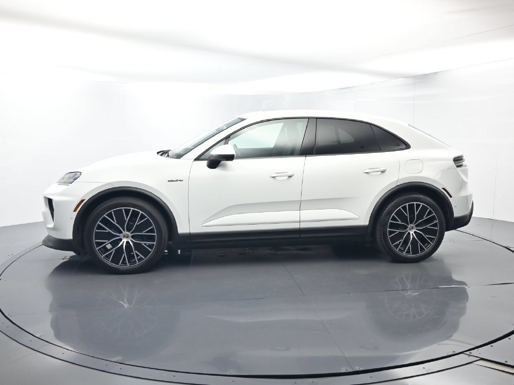Certified 2024 Porsche Macan 4 Electric AWD/4WD image 2