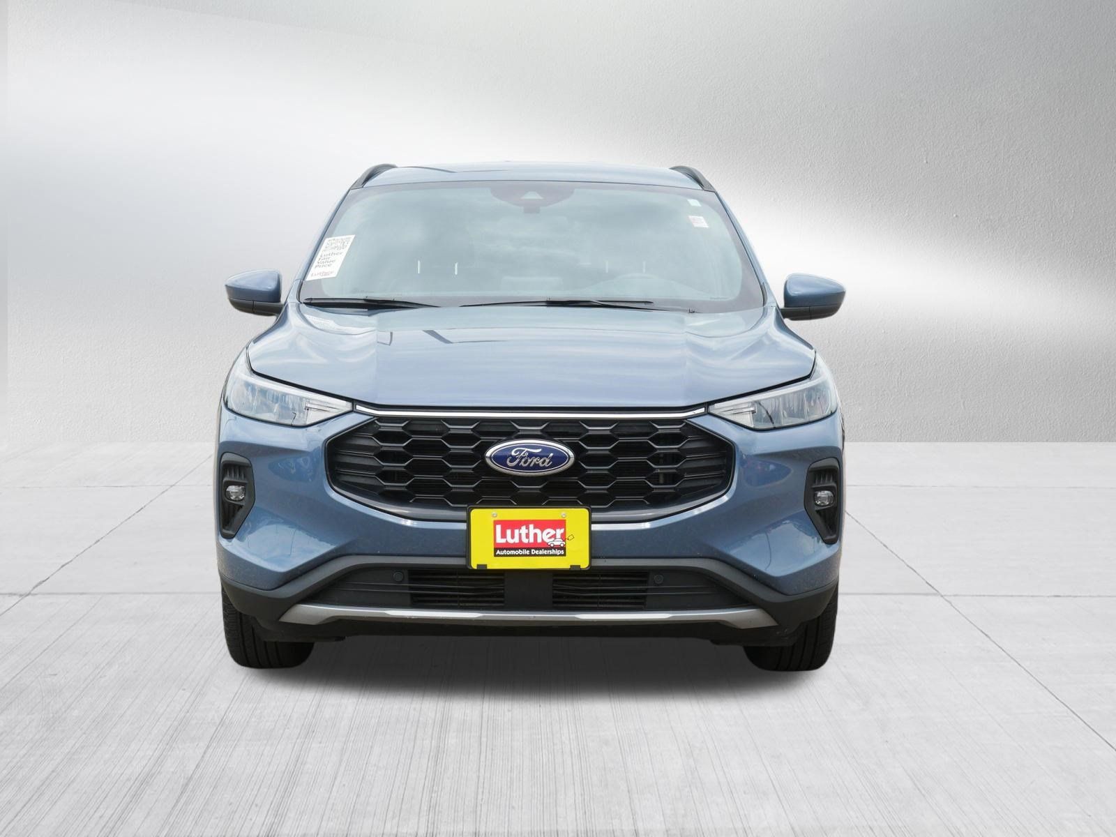 Used 2025 Ford Escape ST-Line Select AWD/4WD image 2