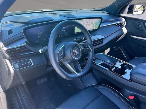 Used 2025 Buick Enclave Sport Touring FWD image 16