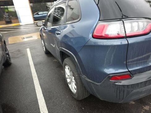 Used 2020 Jeep Cherokee Latitude FWD image 12