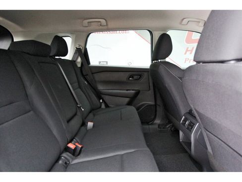 New 2026 Nissan Rogue S image 9