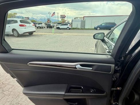 Used 2016 Ford Fusion SE w/ Equipment Group 202A image 21