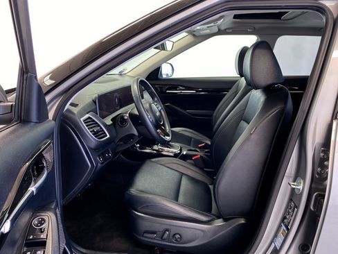Certified 2025 Kia Seltos EX w/ EX Sunroof Package FWD image 16