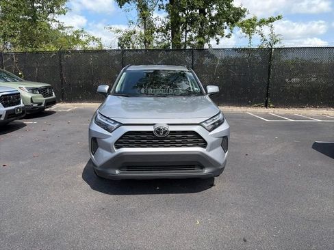 Used 2025 Toyota RAV4 XLE FWD image 2