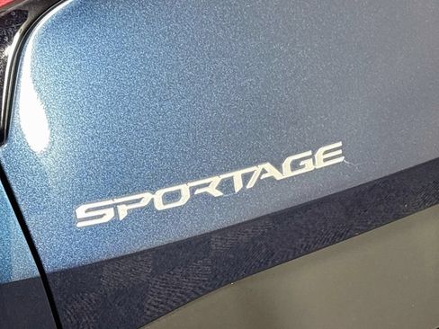 Certified 2025 Kia Sportage EX w/ EX Premium Package AWD/4WD image 26