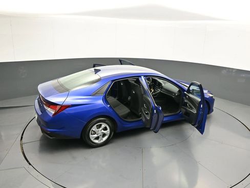 Certified 2023 Hyundai Elantra SE w/ Cargo Package image 44