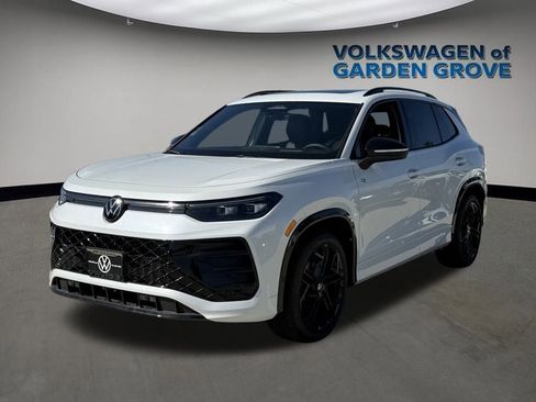 New 2026 Volkswagen Tiguan SE R-Line FWD image 4