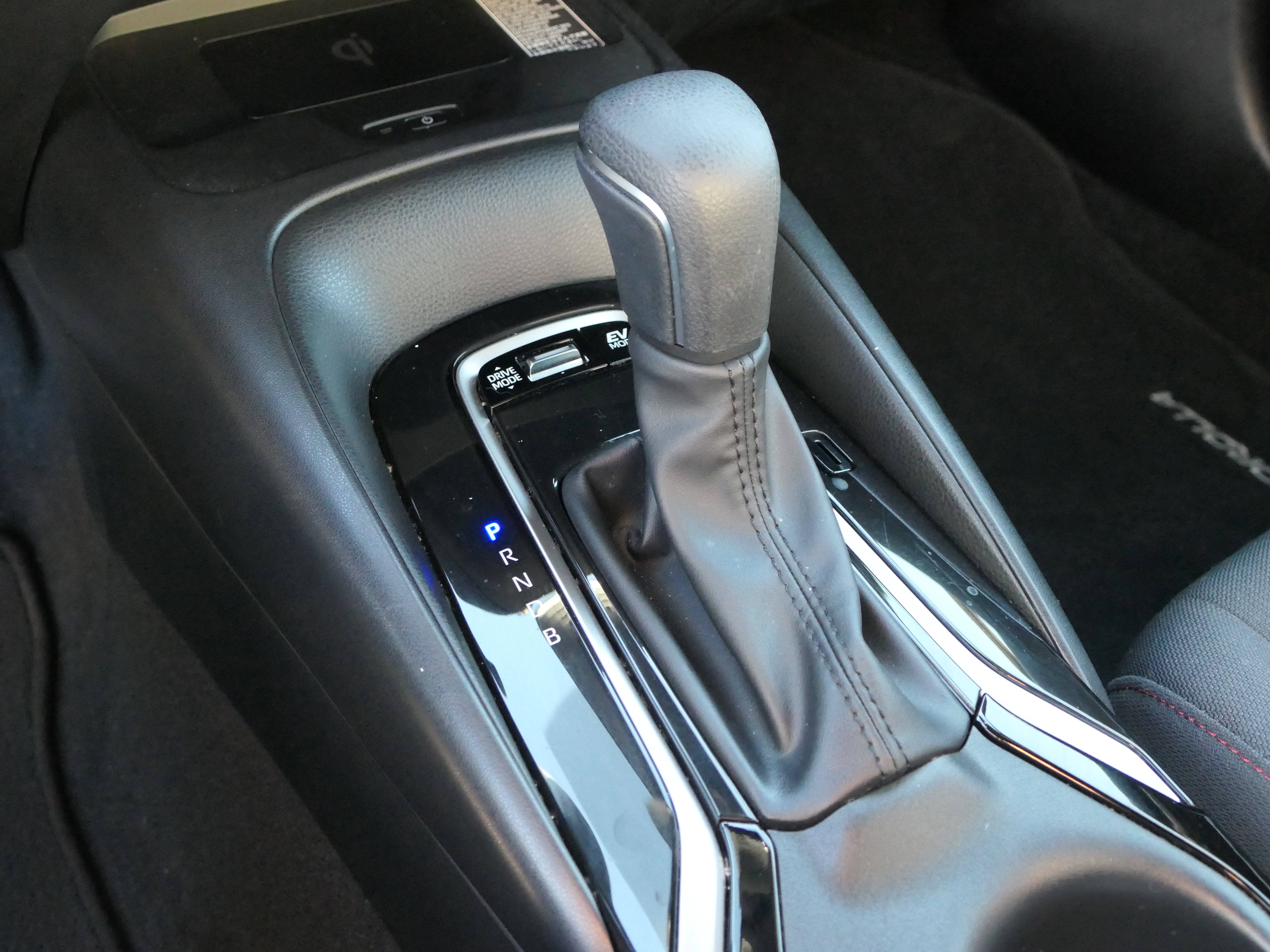 Used 2024 Toyota Corolla SE w/ SE Package FWD image 22