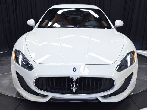 Used 2015 Maserati GranTurismo Sport RWD image 41