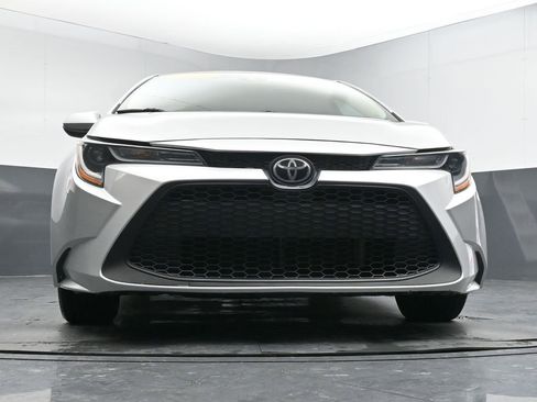Used 2020 Toyota Corolla LE image 34