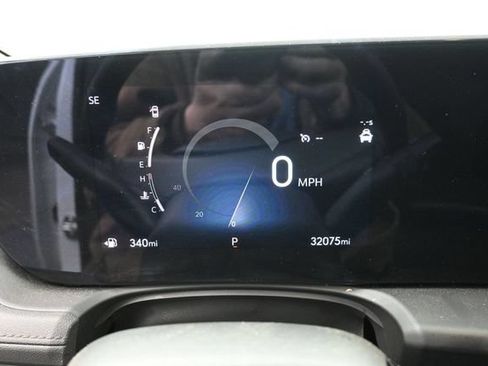 Used 2025 Buick Encore GX Preferred AWD/4WD image 33