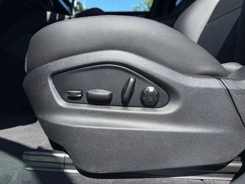 Certified 2026 Porsche Cayenne E-Hybrid AWD/4WD image 28